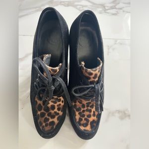 Heeled shoes